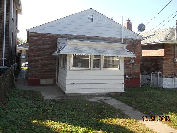 2nd image of 3965 Tholozan Ave