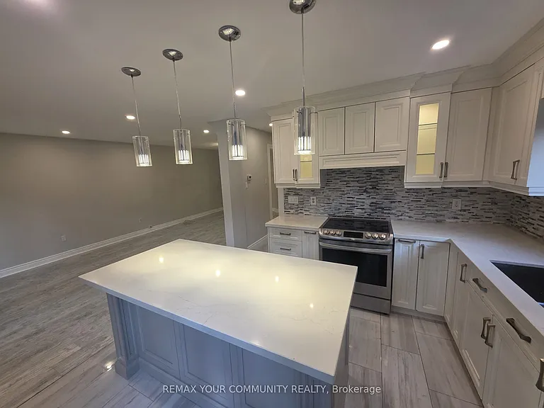 62 Deverill Cres — Photo 7