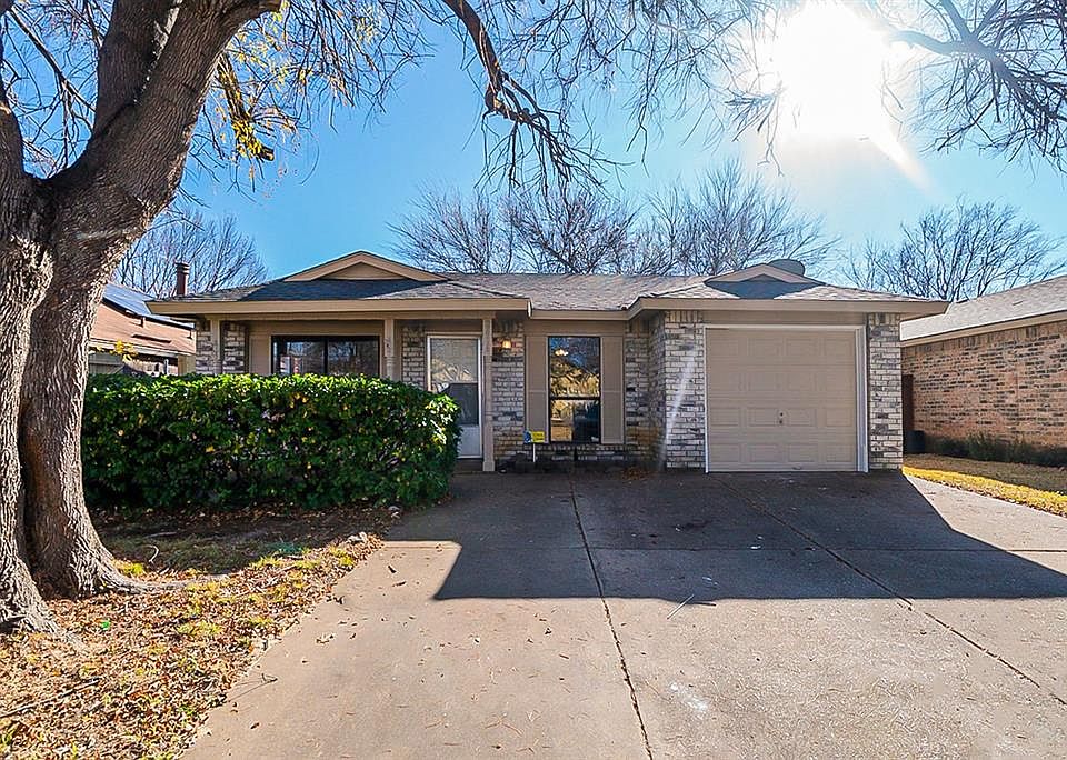 1st image of 2416 Wildbriar Dr