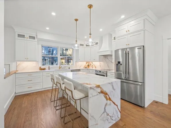 31 Houghton St #A, Somerville, MA 02143