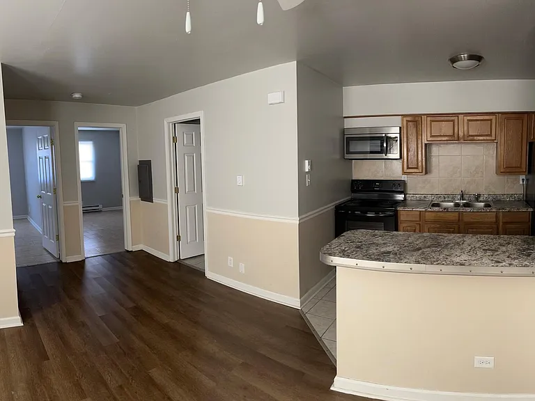 564 N Indiana Ave #3 — Photo 5
