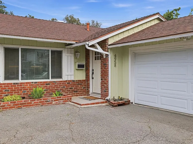 4958 Canoga Ave — Photo 3