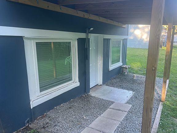 2nd image of 4136 Collins Rd
