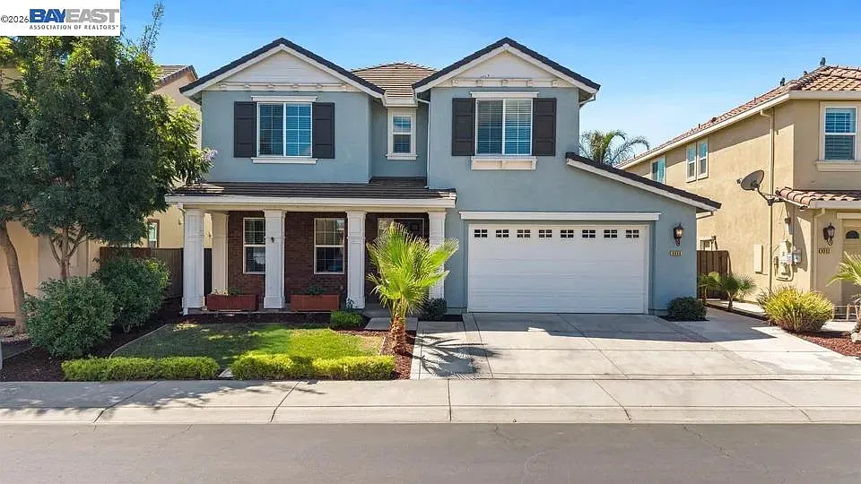 4 bed, 2695 sqft, $3,800 — Photo 1