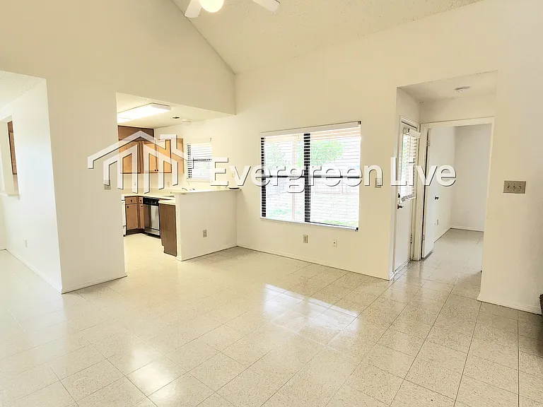 2303 Sandia Ct — Photo 7