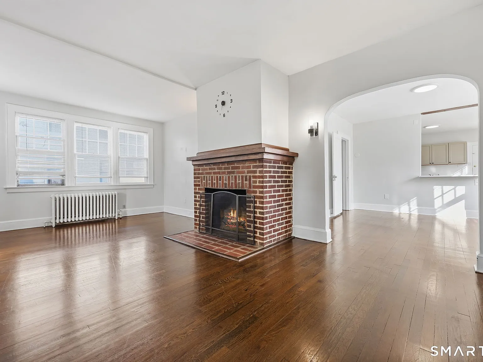 2 bed, 1.0 bath, 1292 sqft, $2,200 — Photo 2