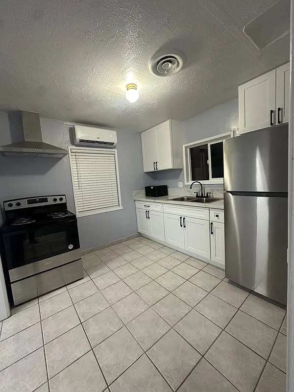 3 bed, 2.0 bath, 1248 sqft, $1,650 — Photo 2