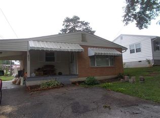 622 Powell Ln, Flatwoods, KY 41139