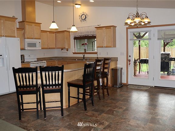 2nd image of 1111 Dickinson Avenue