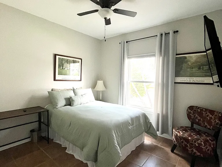 611 Newport Dr — Photo 8