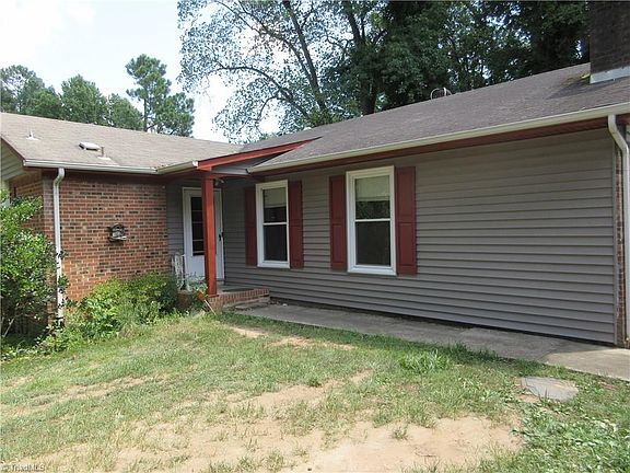 2nd image of 2313 Killarny Dr