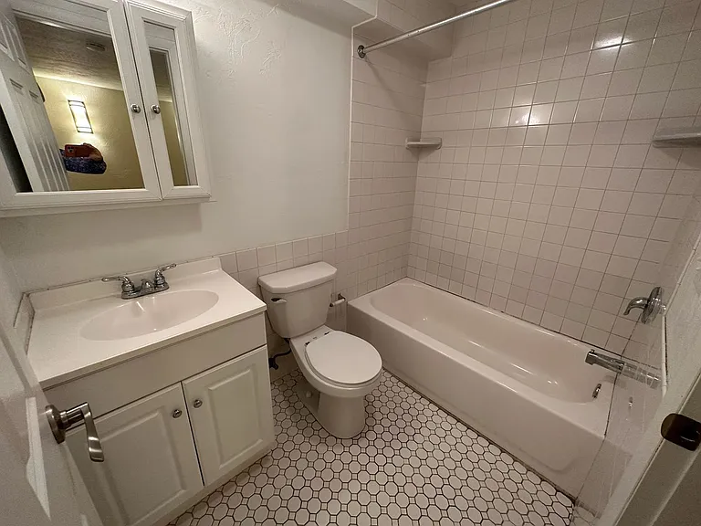 5424 Fifth Ave — Photo 159