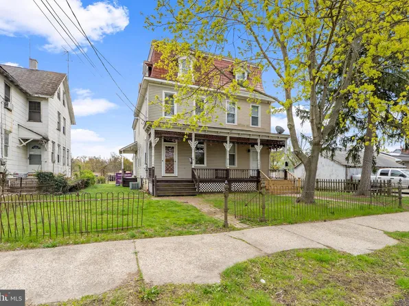 120 8th St, Salem, NJ 08079