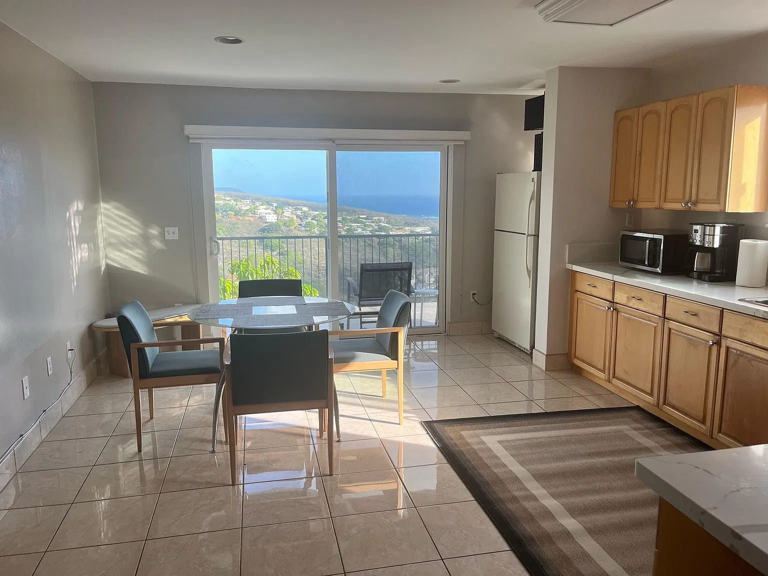 3 bed, 1400 sqft, $4,000 — Photo 3