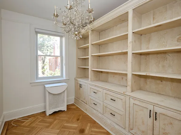 16 Colonial Gardens image 29 of 40