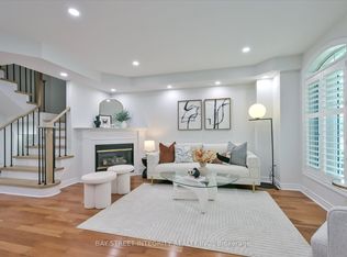 208 Georgian Dr, Oakville, ON L6H 6T8