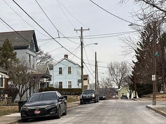 5th image of 4517 Lawrence St