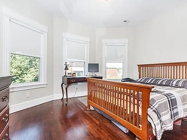627 E 6th St #3 — Photo 15
