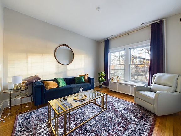 5th image of 1541 W Barry Ave #1