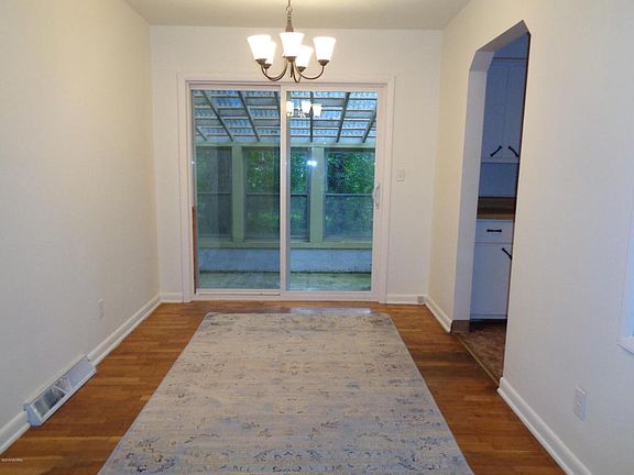 4th image of 5369 Phiant Ave