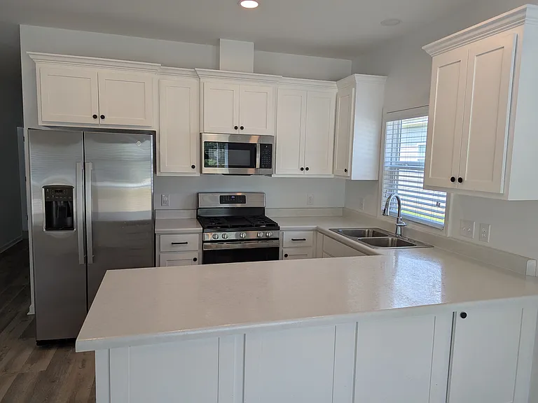 113 Edgefield Rd — Photo 43