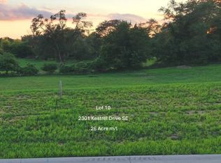 2301 Kestrel Dr SE, Cedar Rapids, IA 52403