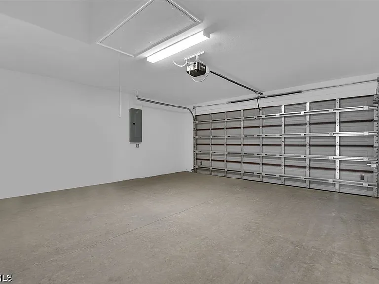 2601 48th St W — Photo 22