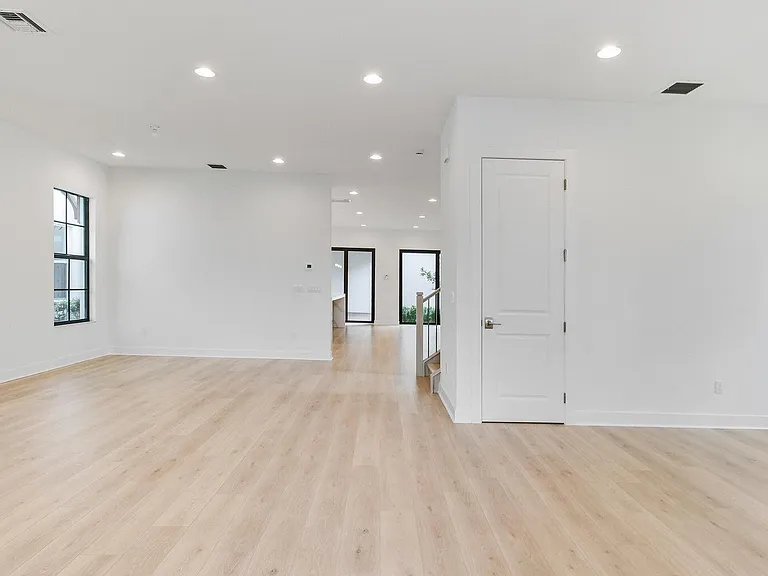 13136 Alton Rd — Photo 4