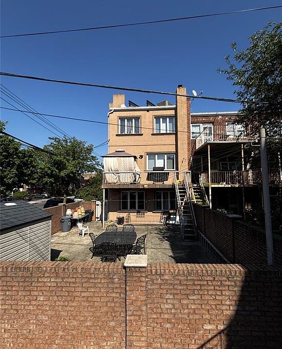 1st image of 50 Village Rd