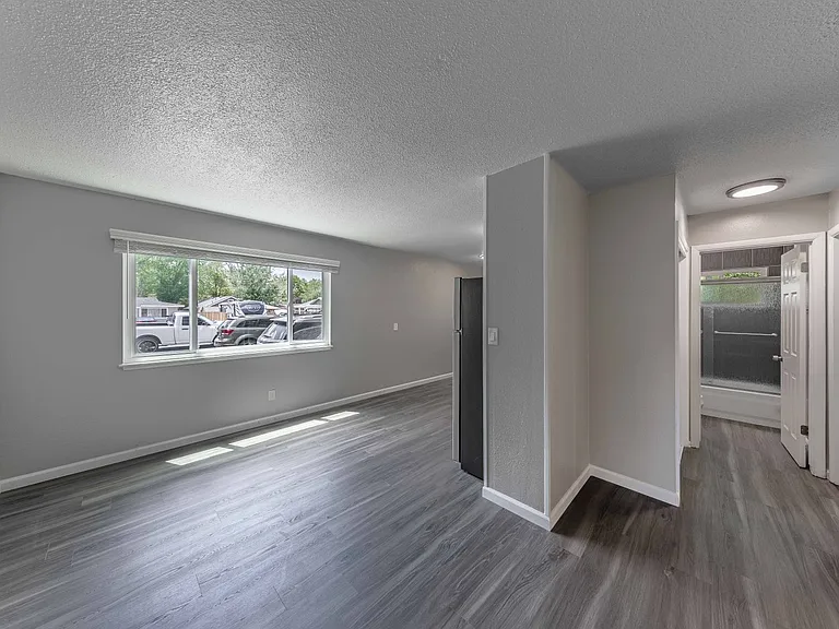 404 Lee St — Photo 4