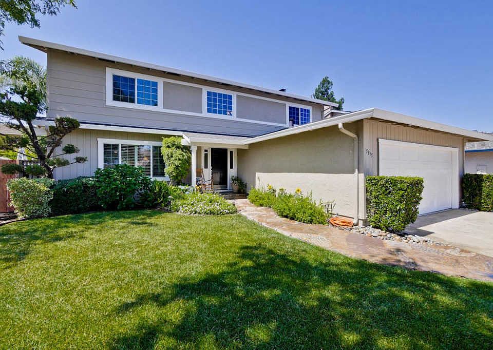 1st image of 15855 La Porte Ct