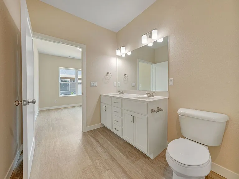 105 E Ensey St #A — Photo 20