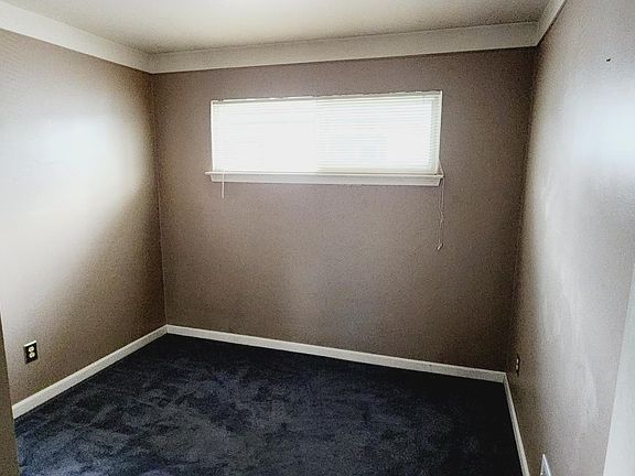 5th image of 4827 Clippert St