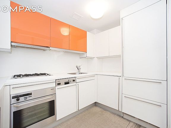 3rd image of 122 Elizabeth St APT 4A