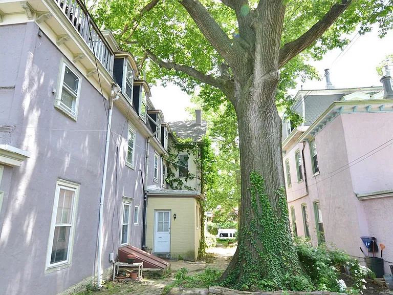 235 W Rittenhouse St #1B — Photo 8