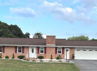 7 Acorn Cir, Chambersburg, PA 17202