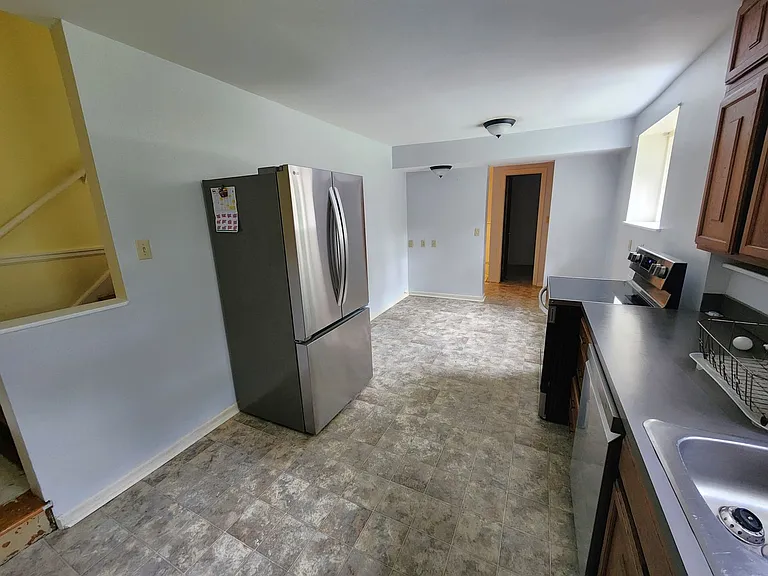 1812 SW Pembroke Ln — Photo 2