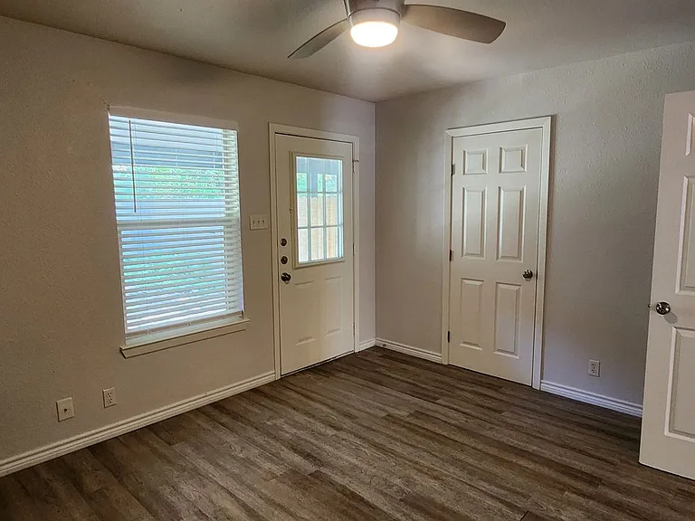 215 Eleanor Ave — Photo 31