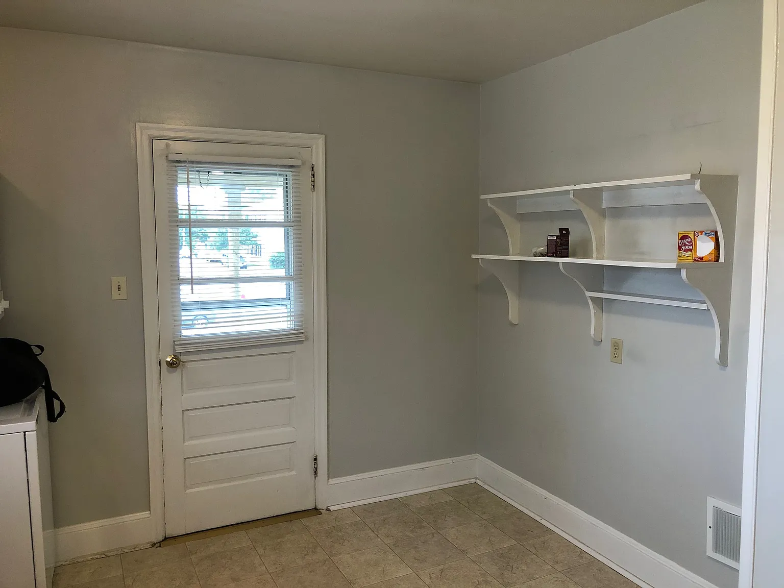 2 bed, 700 sqft, $1,220 — Photo 4