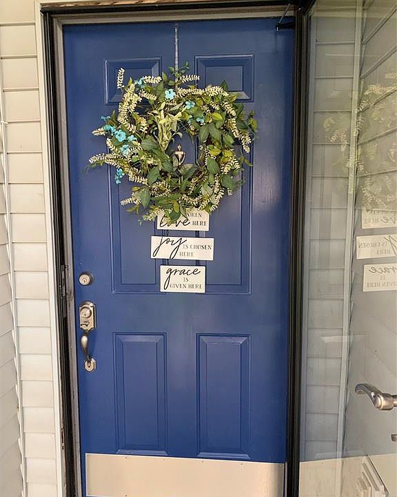 1st image of 305 Crestview Dr