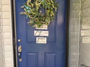 305 Crestview Dr, Arlington, TX 76018