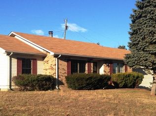 805 Magnolia Dr, Radcliff, KY 40160