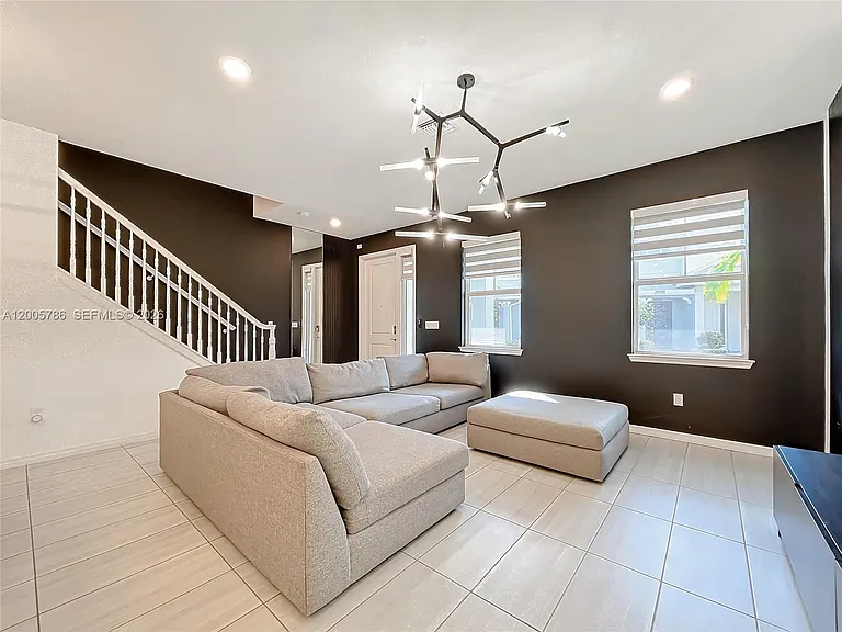 5040 Eucalyptus Dr #2 — Photo 8