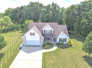 2219 Old Trail Dr, Northwood, OH 43619