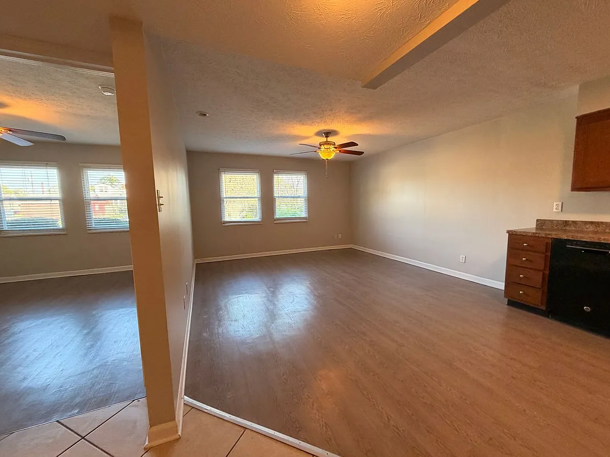 Building Photo - Parkside Apartments