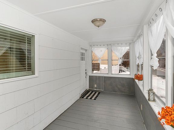 5th image of 8 Putnam St