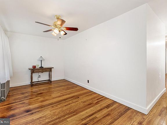 3rd image of 1117 Genesee St