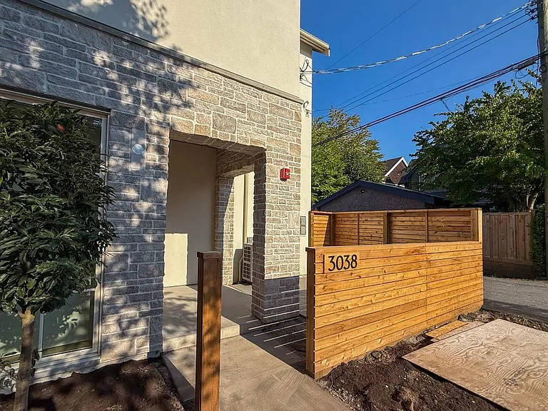 3038 Vine St — Photo 5
