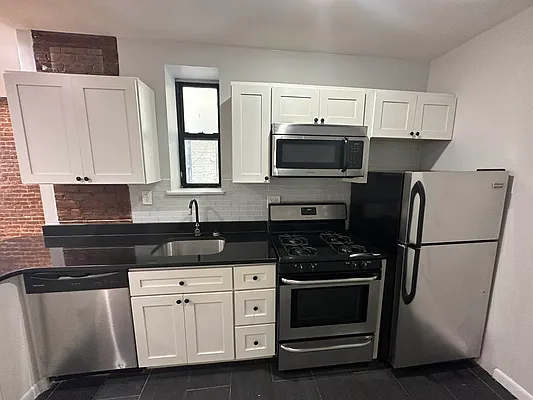 Rented by Premier Metro Realty Corp | media 19