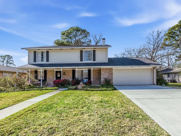 112 Elmwood St, Huntsville, TX 77320